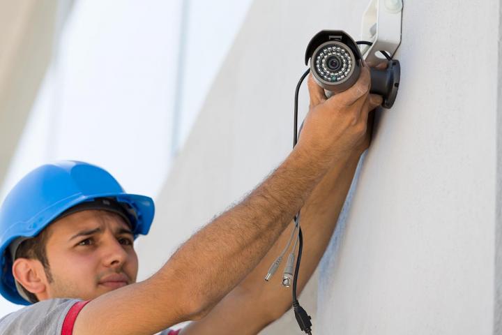 Le professionnel qu’il vous faut pour l’installation de systèmes de sécurité pour bâtiment.